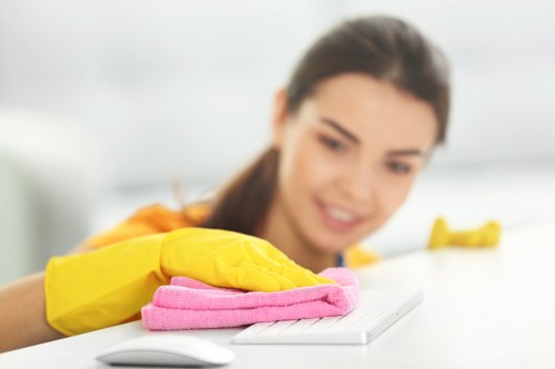 Deep cleaning service for a city kitchen in EC2
